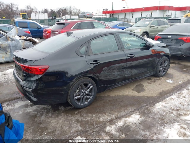 3KPF34AD6ME331320 KIA Forte Gt-line