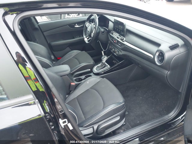 3KPF34AD6ME331320 KIA Forte Gt-line