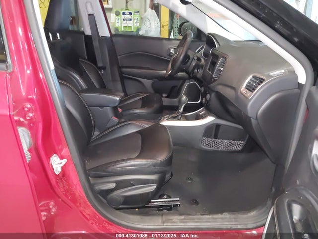 Jeep 2019 2019 3C4NJCBBXKT692311 Image 5