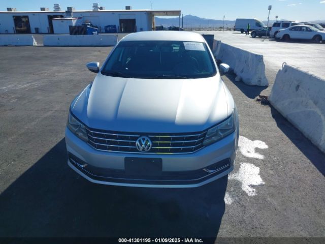 1VWAT7A3XGC057227 Volkswagen Passat 1.8t S