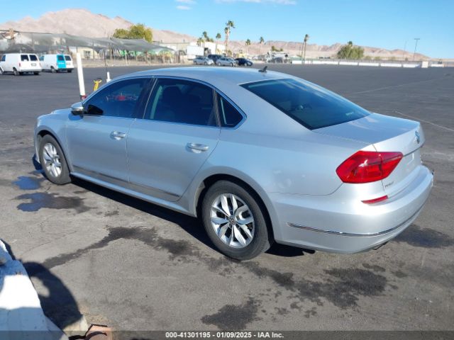 1VWAT7A3XGC057227 Volkswagen Passat 1.8t S