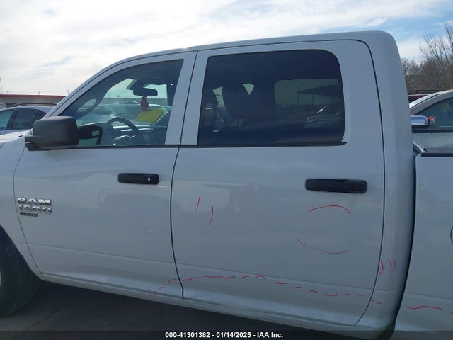 3C6RR6KG9NG388334 RAM 1500 Classic Tradesman  4x2 5'7 Box