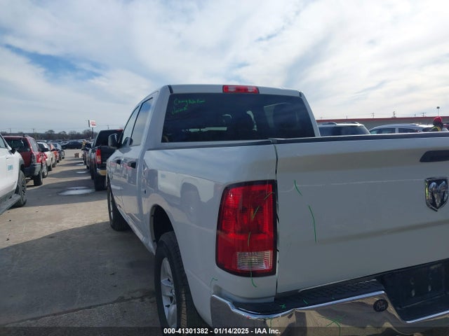 3C6RR6KG9NG388334 RAM 1500 Classic Tradesman  4x2 5'7 Box