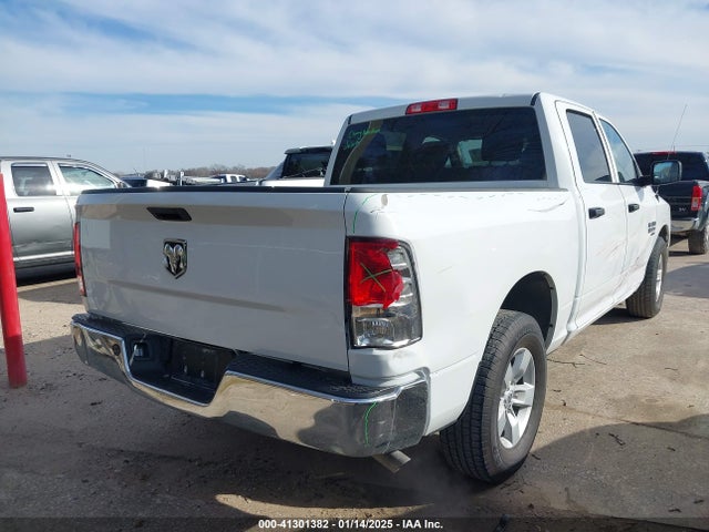 3C6RR6KG9NG388334 RAM 1500 Classic Tradesman  4x2 5'7 Box