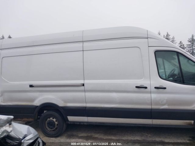 1FTBR3X82NKA70414 Ford Transit-250 Cargo Van