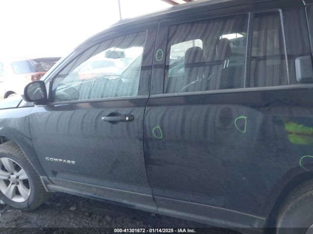 1C4NJCEB0ED559627 Jeep Compass Latitude