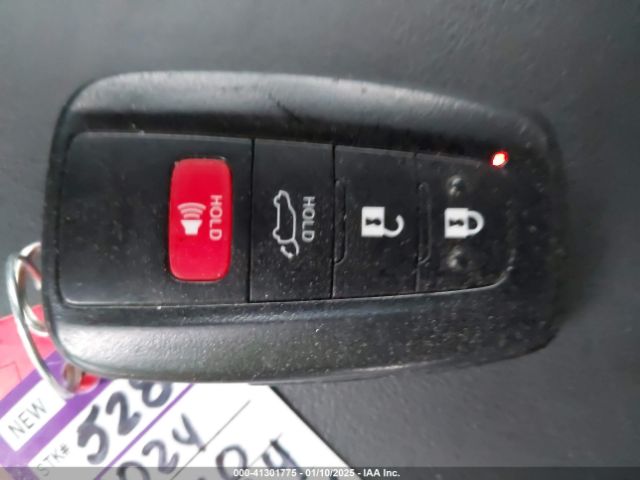 2T3A1RFV4RW410673 Toyota Rav4 Xle Premium