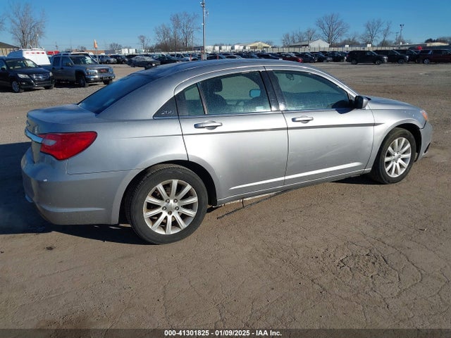 1C3CCBBBXEN197935 Chrysler 200 Touring