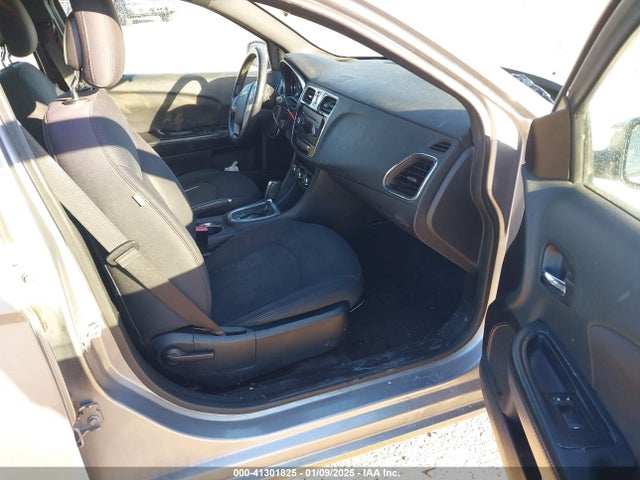 1C3CCBBBXEN197935 Chrysler 200 Touring