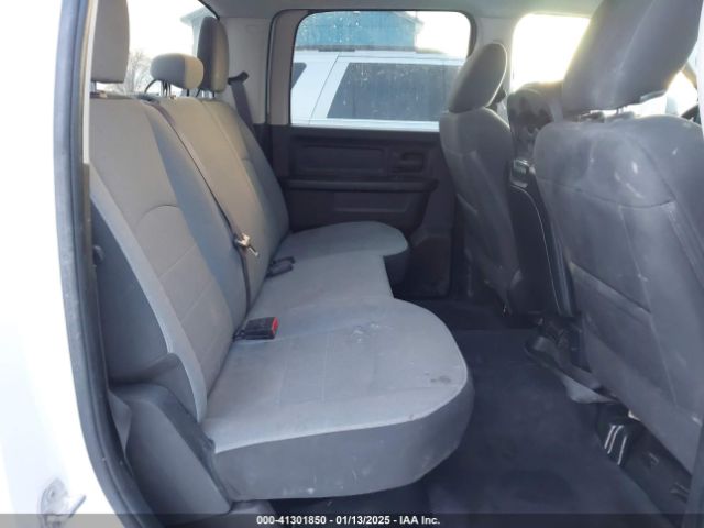3C6RR7KT5NG174427 RAM 1500 Classic Tradesman  4x4 5'7 Box