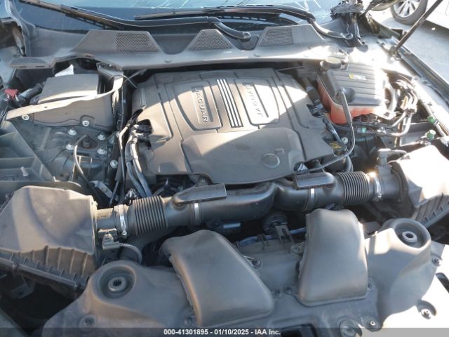 2019 JAGUAR XJ SAJWA2G70K8W18172 Photo 9