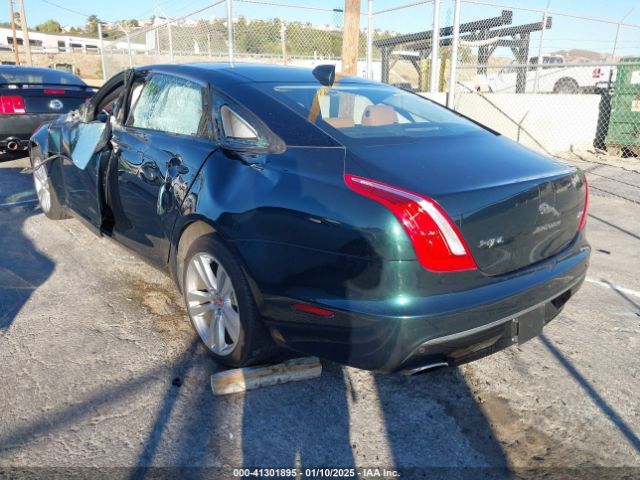 2019 JAGUAR XJ SAJWA2G70K8W18172 Photo 2