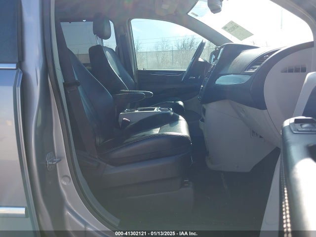 2C4RC1BG6ER470710 Chrysler Town & Country Touring
