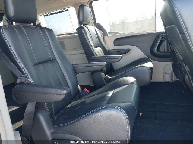 2C4RC1BG6ER470710 Chrysler Town & Country Touring
