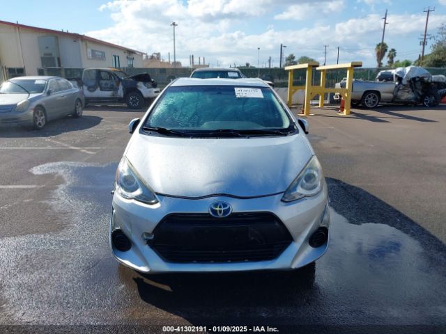 JTDKDTB36F1578113 Toyota Prius C Four/one/three/two