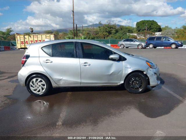 JTDKDTB36F1578113 Toyota Prius C Four/one/three/two