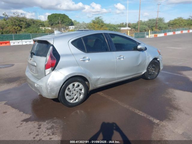 JTDKDTB36F1578113 Toyota Prius C Four/one/three/two