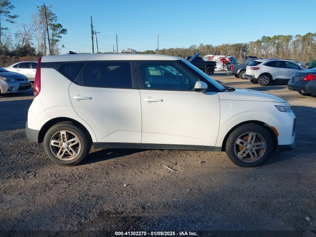 KIA SOUL S 2021 KNDJ23AU5M7769530 Image 13