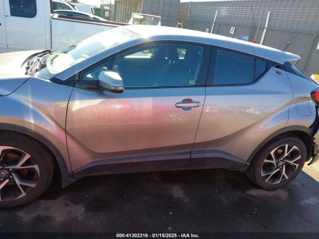 NMTKHMBX3JR032571 Toyota C-HR XLE