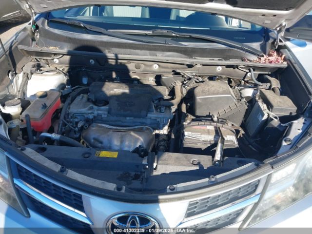 2T3BFREV1FW335935 Toyota RAV4 LE