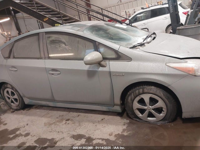 Toyota Prius 2014 JTDKN3DU3E1847086 Image 13