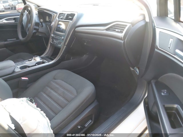 3FA6P0H75HR380509 Ford FUSION SE