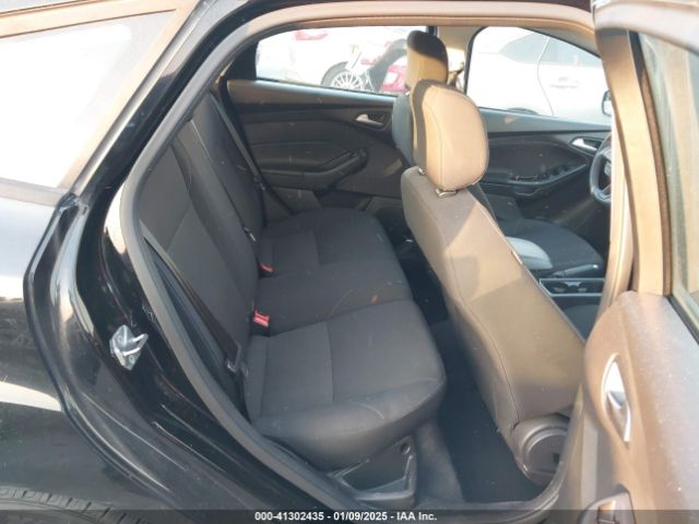 1FADP3K26GL289896 Ford FOCUS SE