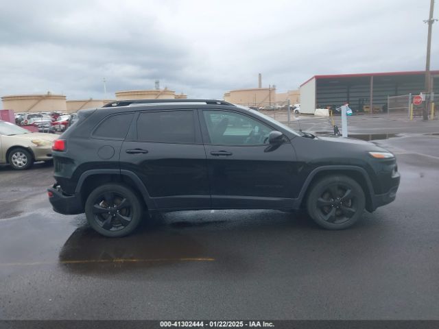 1C4PJLCB3JD563483 Jeep Cherokee Latitude Fwd