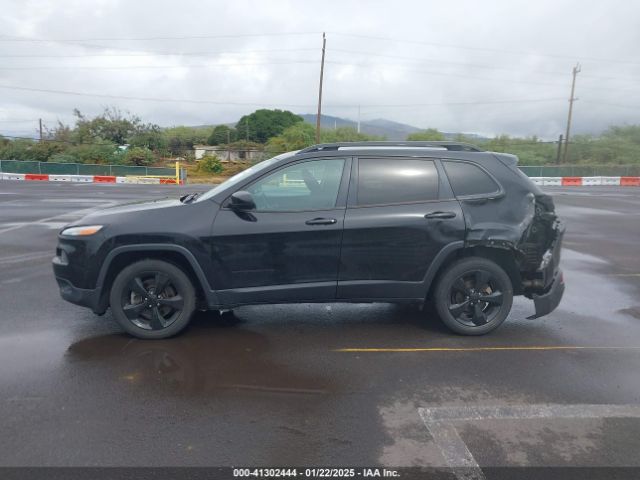 1C4PJLCB3JD563483 Jeep Cherokee Latitude Fwd