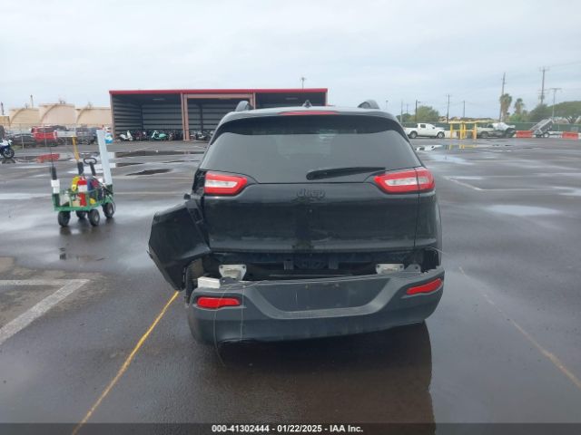 1C4PJLCB3JD563483 Jeep Cherokee Latitude Fwd