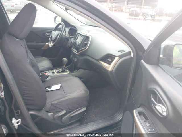 1C4PJLCB3JD563483 Jeep Cherokee Latitude Fwd
