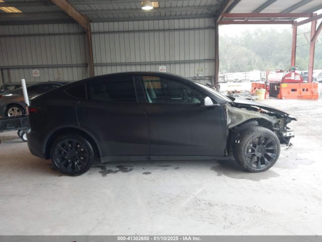 7SAYGAEE2NF570103 Tesla Model Y Long Range Dual Motor All-wheel Drive