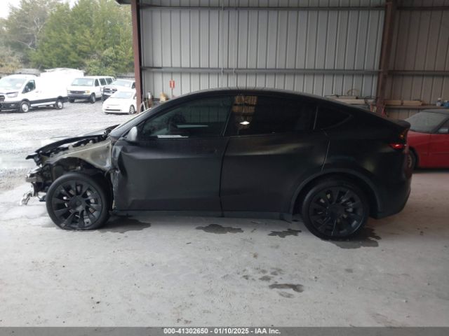 7SAYGAEE2NF570103 Tesla Model Y Long Range Dual Motor All-wheel Drive