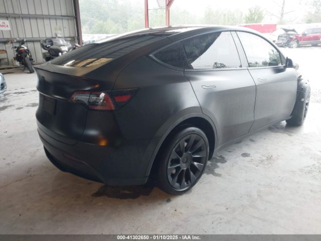 7SAYGAEE2NF570103 Tesla Model Y Long Range Dual Motor All-wheel Drive
