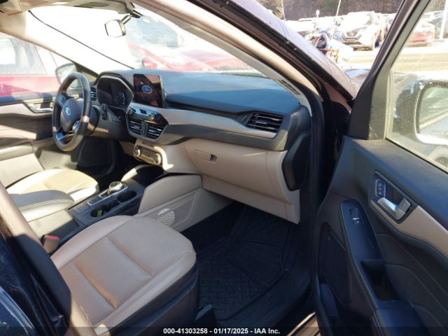 1FMCU9CZ1MUA39156 Ford Escape Sel Hybrid