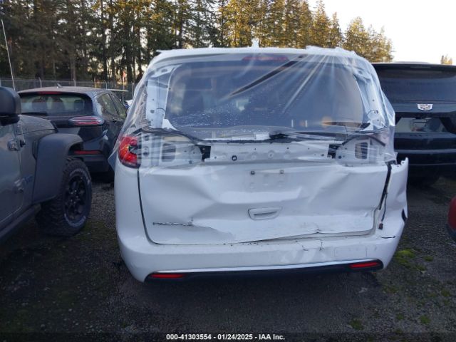 2C4RC1BG0NR176395 Chrysler Pacifica Touring L