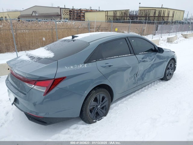 KMHLM4AG1MU071836 Hyundai ELANTRA SEL