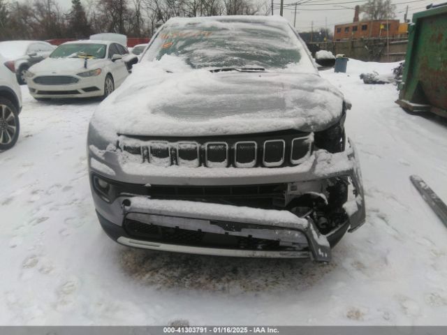 3C4NJDCB7NT104499 Jeep Compass Limited 4x4