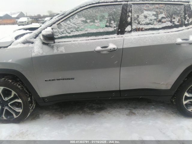 3C4NJDCB7NT104499 Jeep Compass Limited 4x4