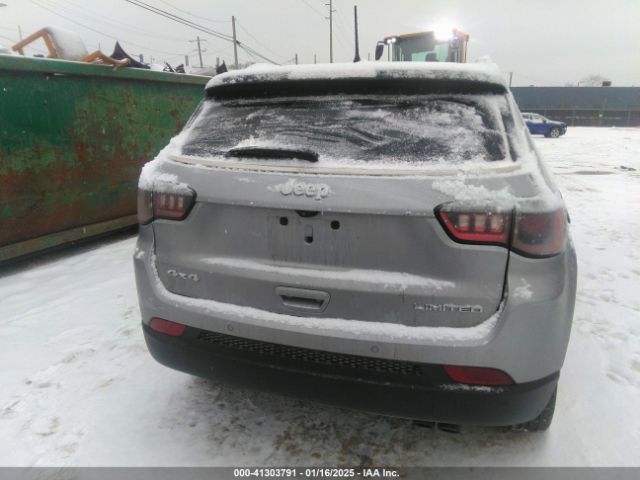 3C4NJDCB7NT104499 Jeep Compass Limited 4x4
