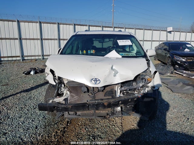 5TDYK3DC9GS754220 Toyota Sienna Xle Premium 8 Passenger