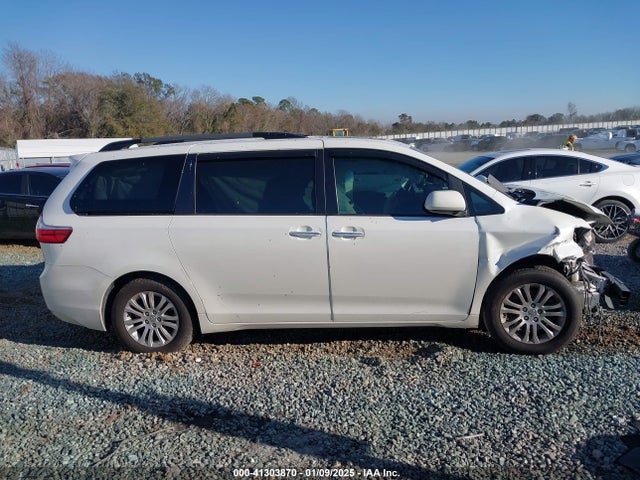 5TDYK3DC9GS754220 Toyota Sienna Xle Premium 8 Passenger