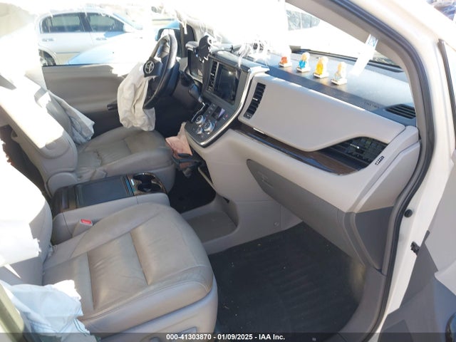 5TDYK3DC9GS754220 Toyota Sienna Xle Premium 8 Passenger