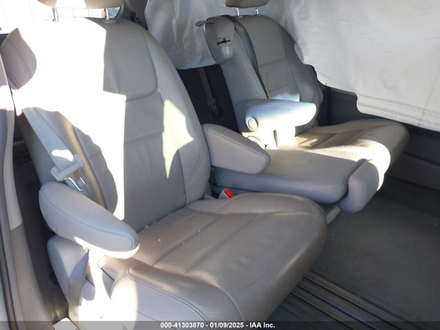 5TDYK3DC9GS754220 Toyota Sienna Xle Premium 8 Passenger