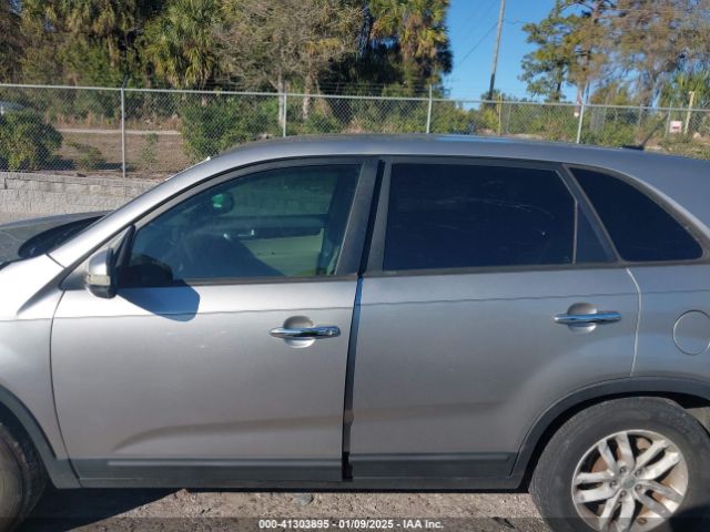 5XYKT3A66EG477120 KIA SORENTO LX