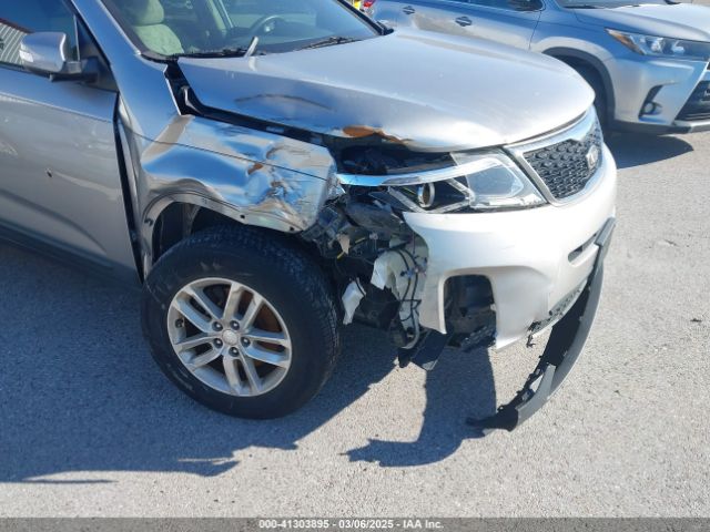 5XYKT3A66EG477120 KIA SORENTO LX