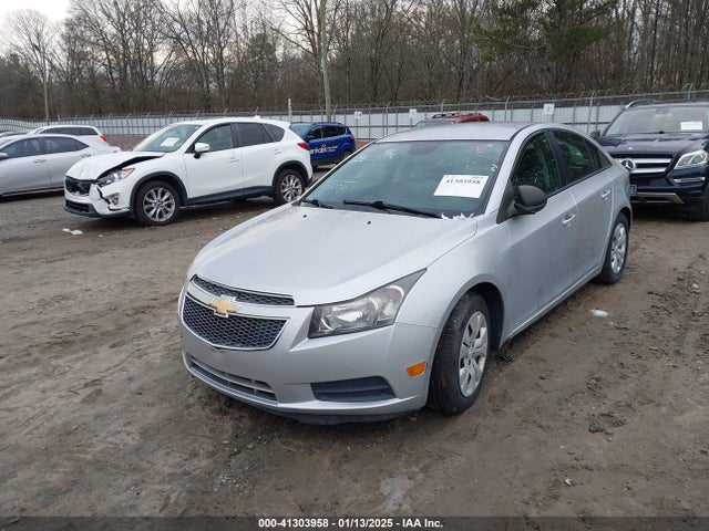 Chevrolet Cruze Ls Auto 2014 1G1PA5SH1E7465552 Image 2