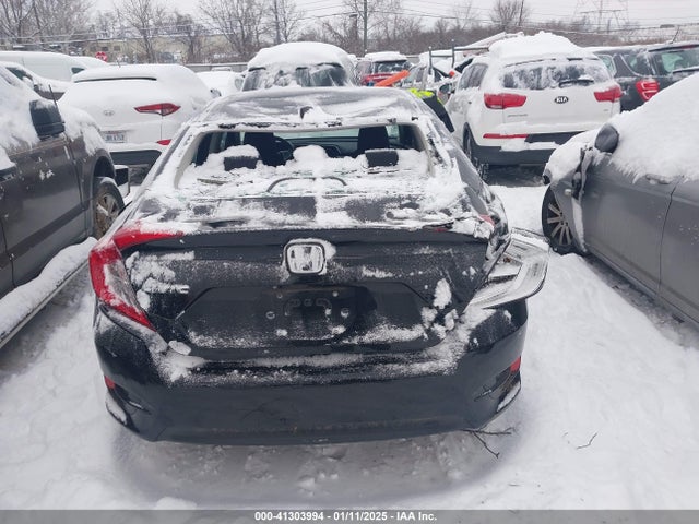 Honda CIVIC EX 2018 19XFC2F85JE026807 Image 16