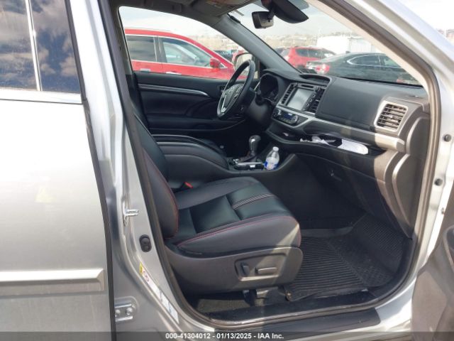5TDJZRFH5KS606423 Toyota Highlander Se