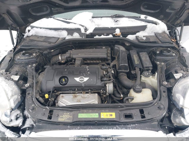 2010 MINI COOPER WMWMF3C53ATZ26043 Photo 9